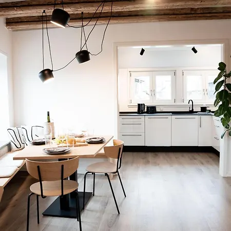 Appartement Stilvolles Fuer 4 Gaeste In Bester Lage In An Der Weinstrasse *